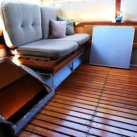 House Boat Catamaran Bådhotel Jabel